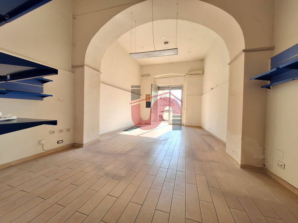 Erhvervsejendom i Benevento, Benevento - foto 1