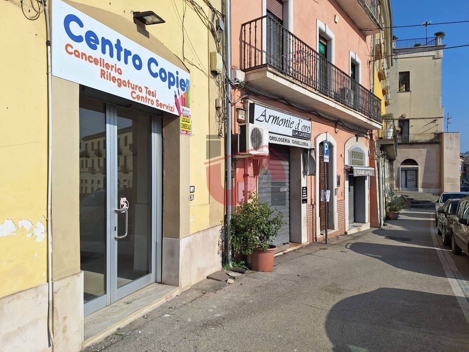 Erhvervsejendom i Benevento, Benevento - foto 4