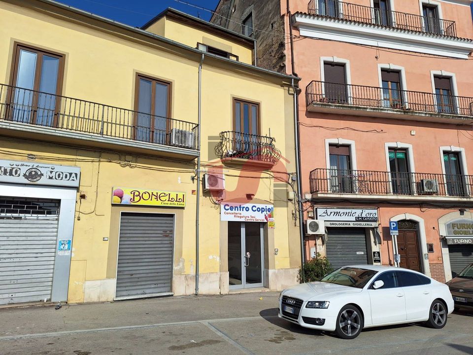 Erhvervsejendom i Benevento, Benevento - foto 5