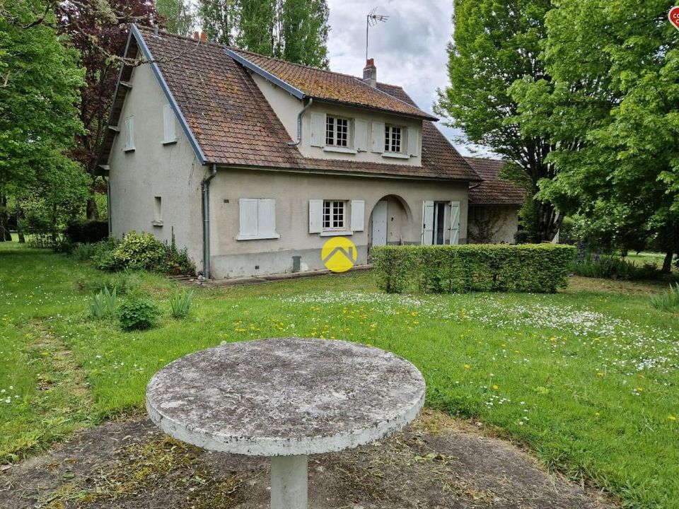 Villa i La Guerche-sur-l'Aubois, Cher - bilde 1