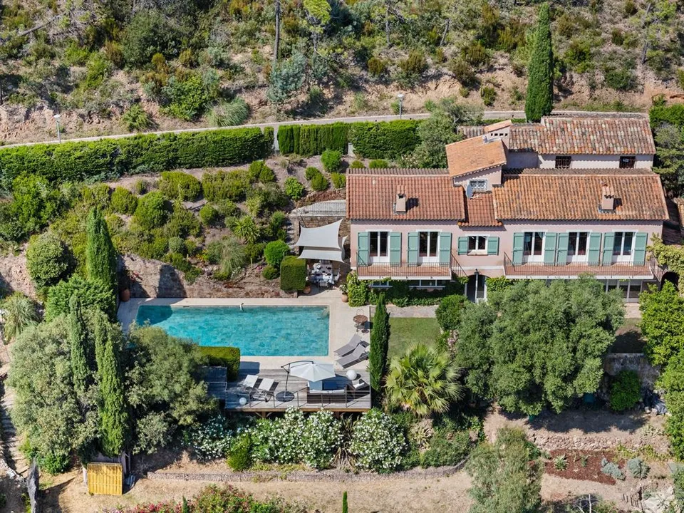 Villa i Theoule-sur-Mer, Alpes-Maritimes - foto 1
