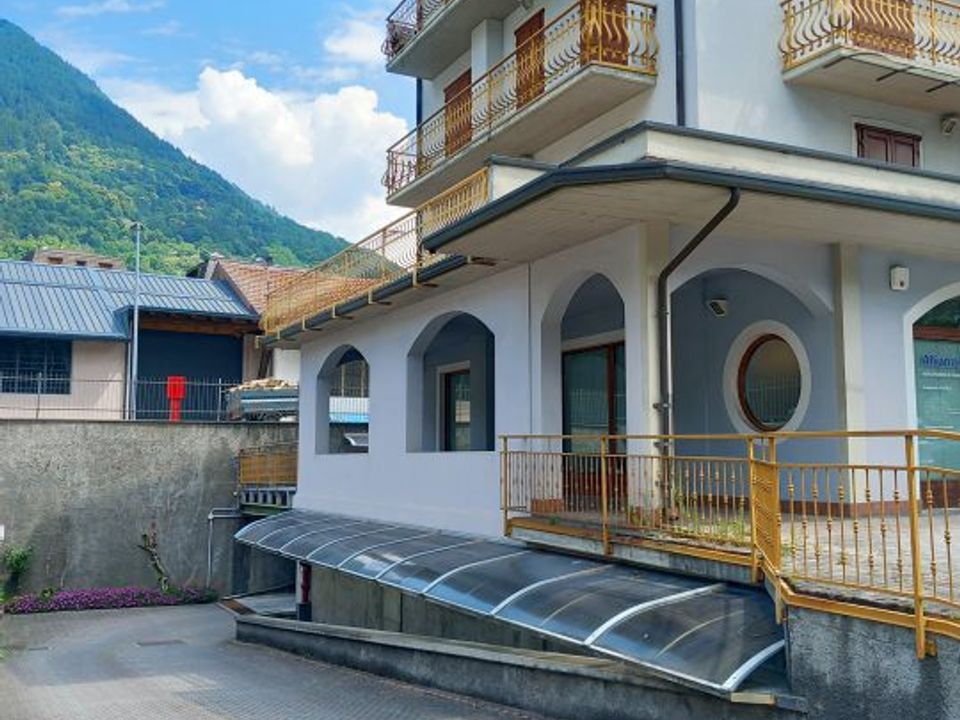 Parkeringsplads i Edolo, Brescia - foto 2