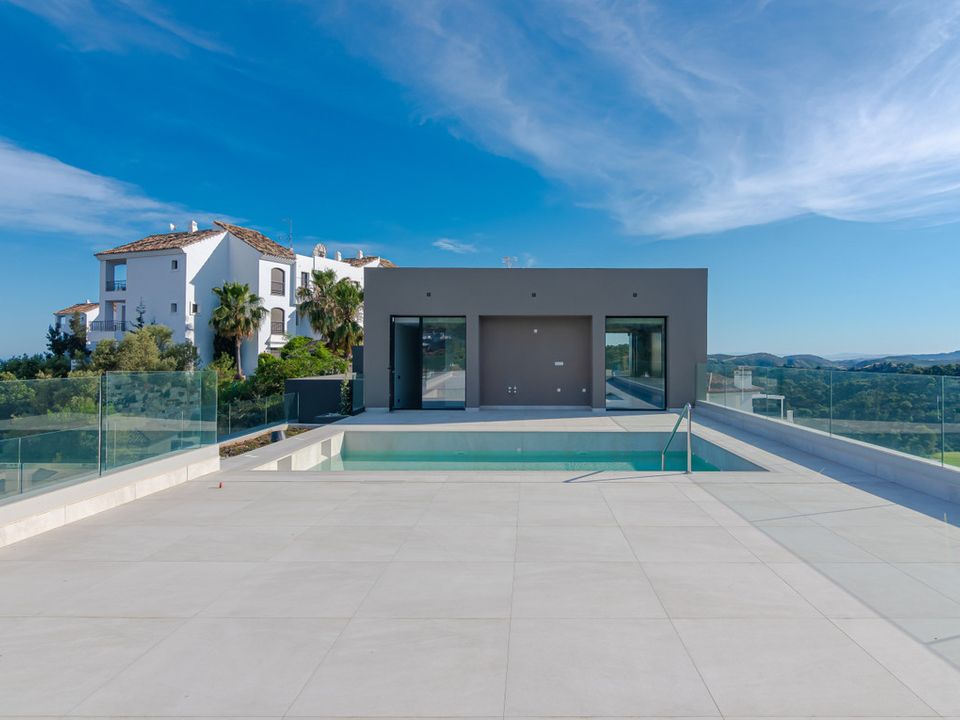 Villa in Los Arqueros, Malaga - foto 3