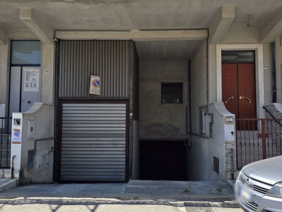 Parkeringsplads i Adelfia, Bari - foto 1