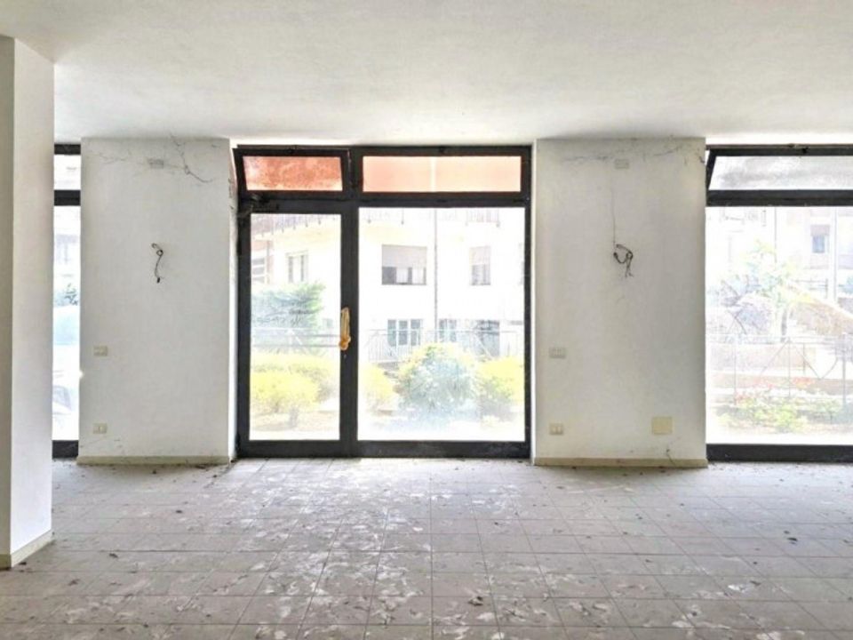 Erhvervsejendom i Chiampo, Vicenza - foto 1