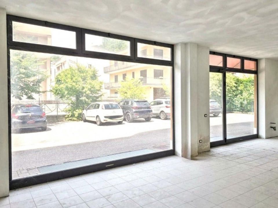 Erhvervsejendom i Chiampo, Vicenza - foto 1