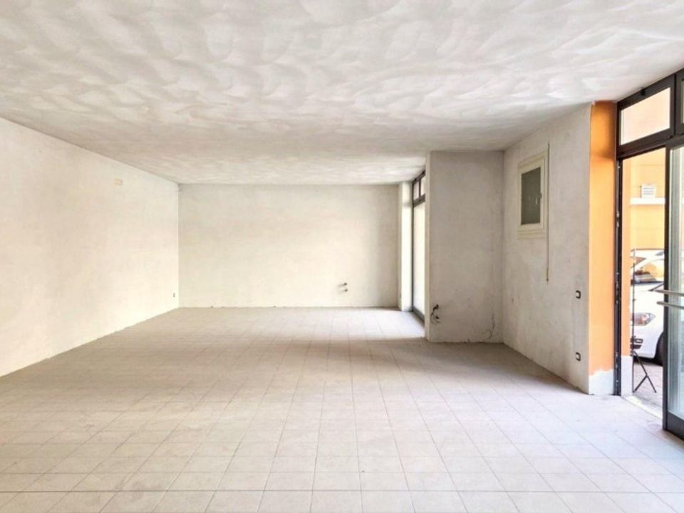 Erhvervsejendom i Chiampo, Vicenza - foto 1