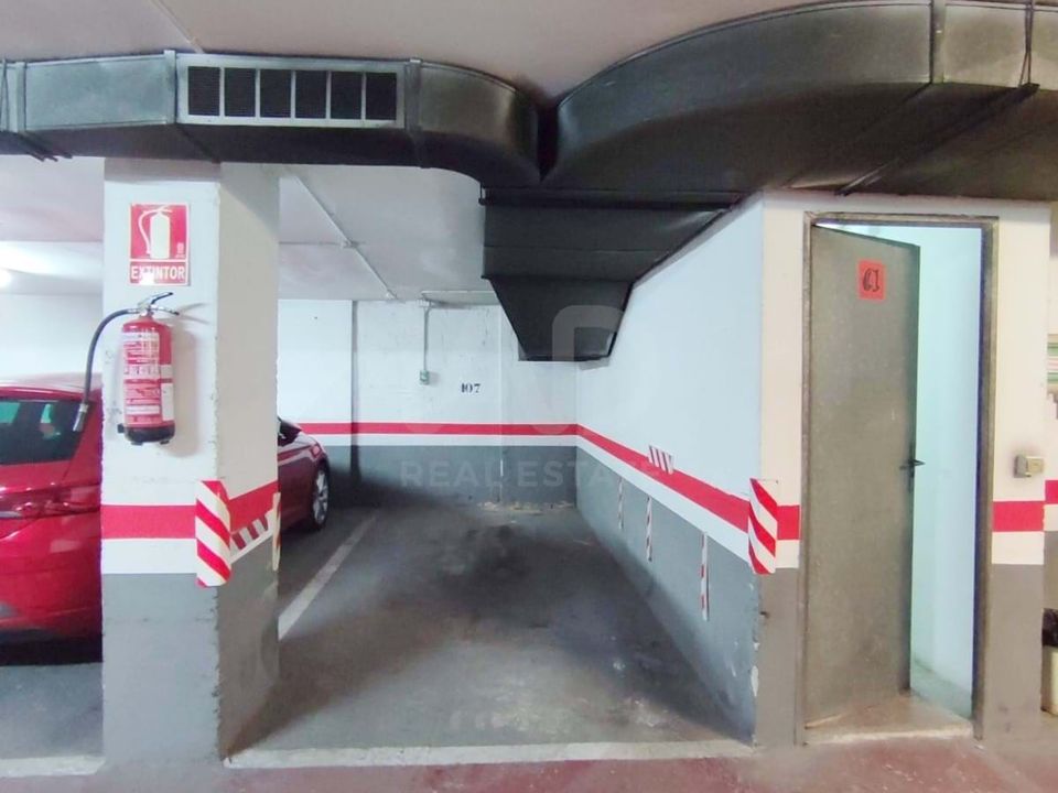 Garage i Barcelona, Barcelona - foto 2