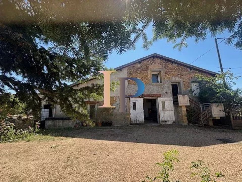 Villa i Pouilly-sous-Charlieu, Loire - foto 1