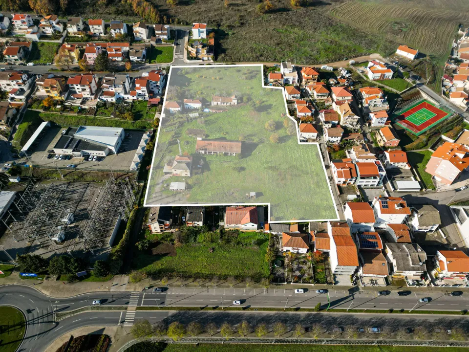 Helårsgrund i Braganca, Braganca - foto 1