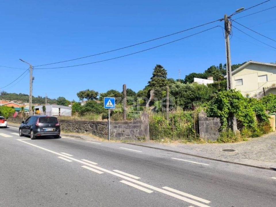 Helårsgrund i Santo Tirso, Porto - foto 1