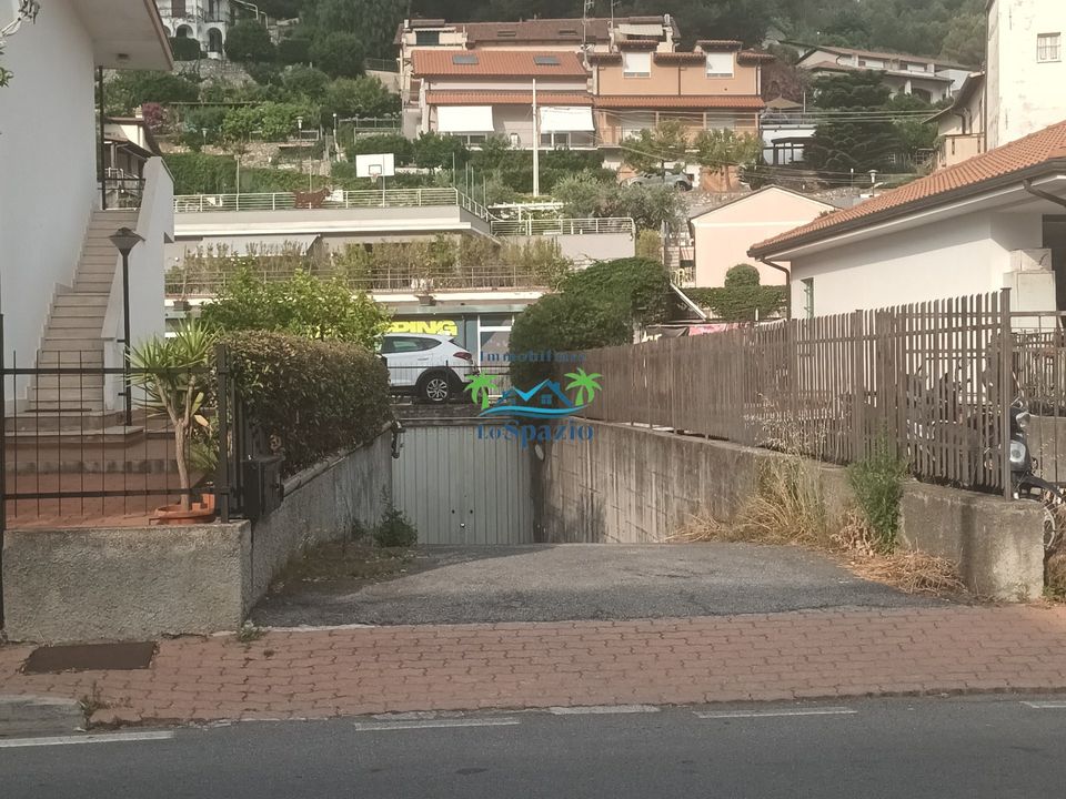 Garasje i Andora, Savona - bilde 1