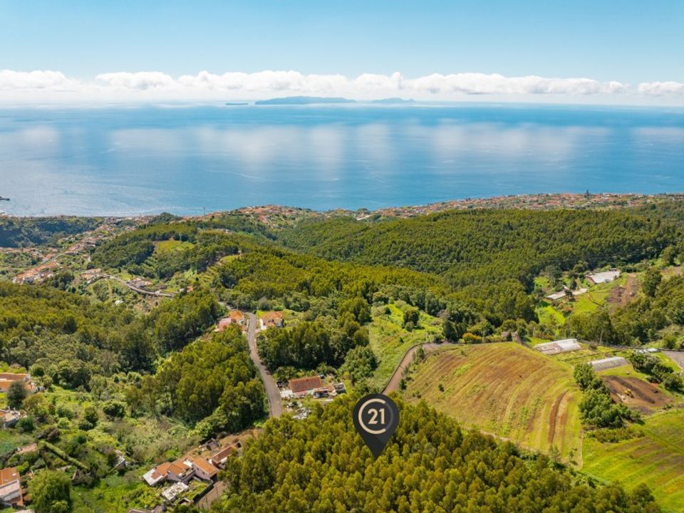 Helårsgrund i Santa Cruz, Madeira - foto 1