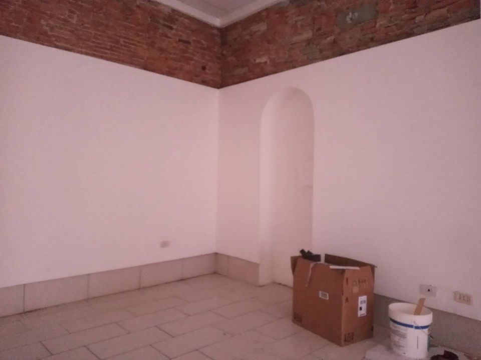 Commercial property in Pontedera, Pisa - photo 2