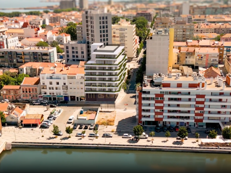Erhvervsejendom i Barreiro, Setubal - foto 1