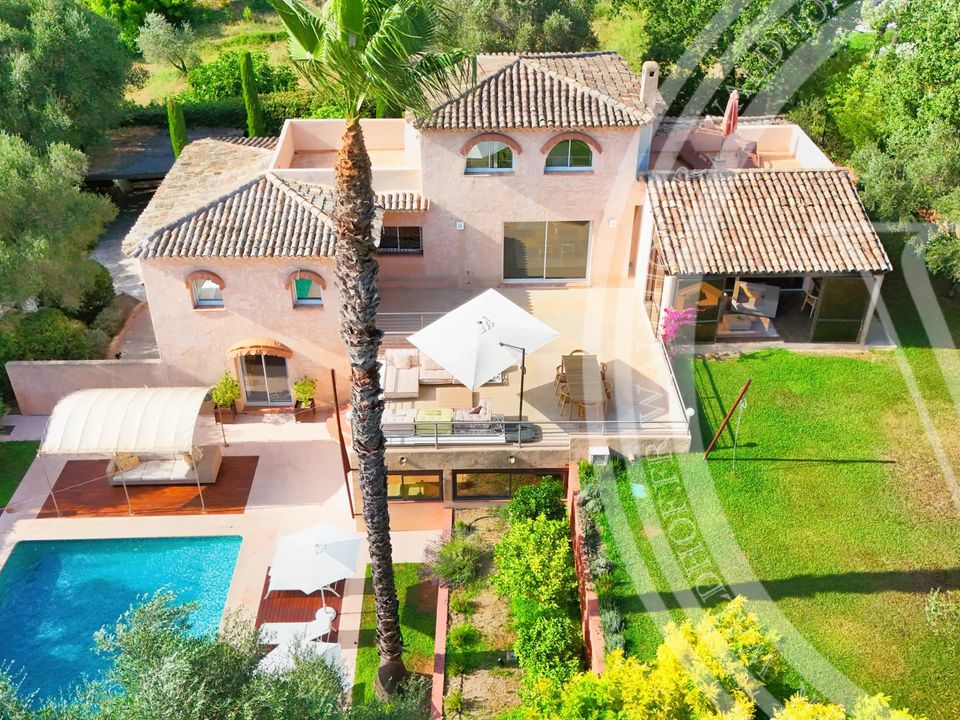 Villa a Mougins, Alpes-Maritimes - foto 1