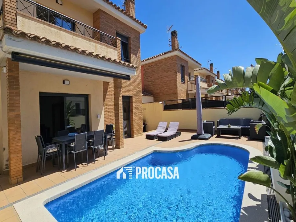 Villa a Empuriabrava, Gerona - foto 1