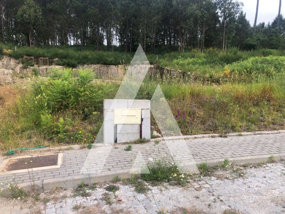 Helårsgrund i Arosa e Casteloes, Braga - foto 1