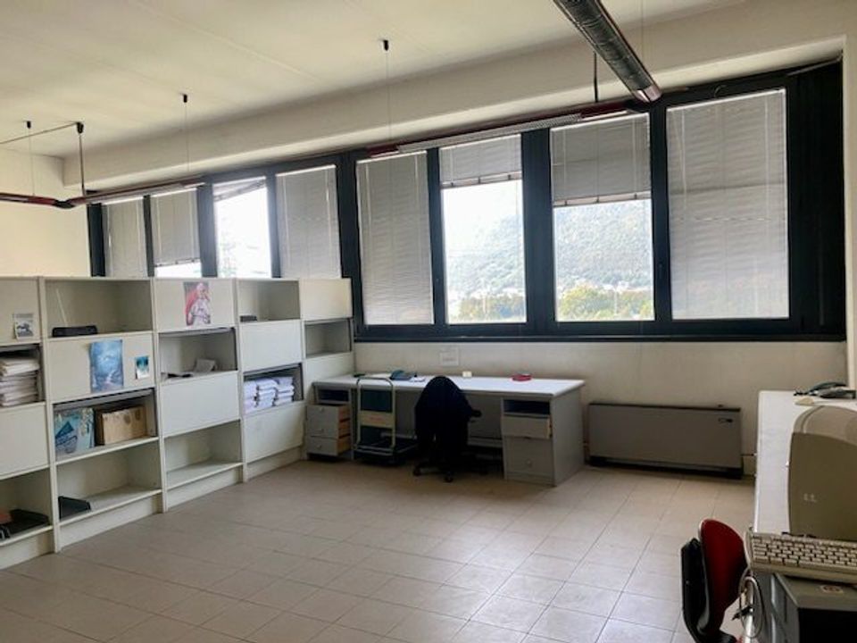 L'establiment comercial a Lecco, Lecco - foto 4