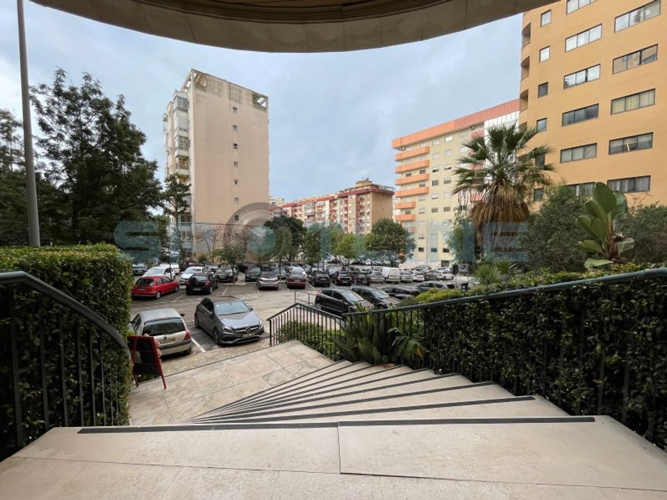 Erhvervsejendom i Alges, Lisbon - foto 3