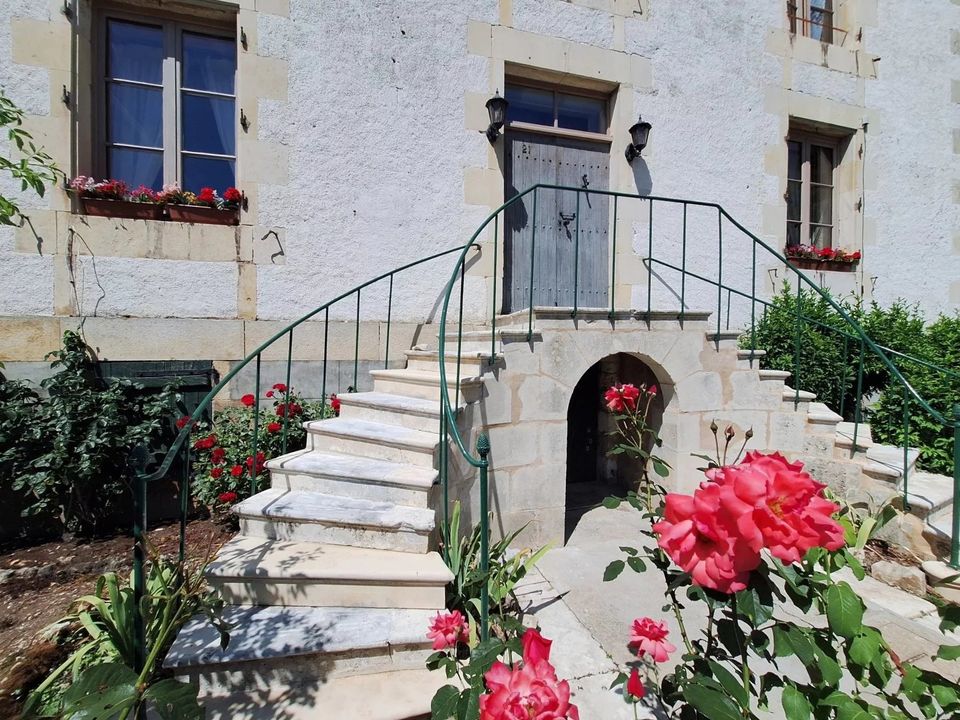 Casa de poble a Civray, Vienne - foto 2