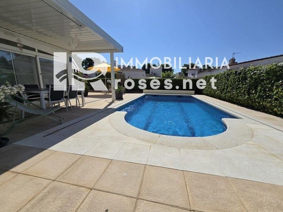 Villa i Empuriabrava, Gerona - foto 1