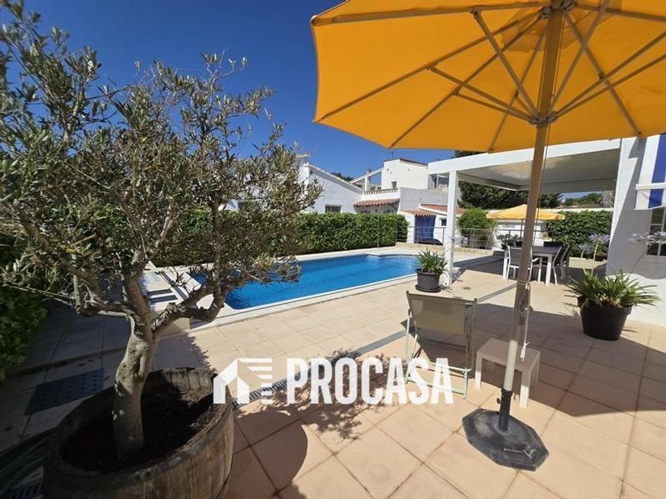 Villa i Empuriabrava, Gerona - foto 1