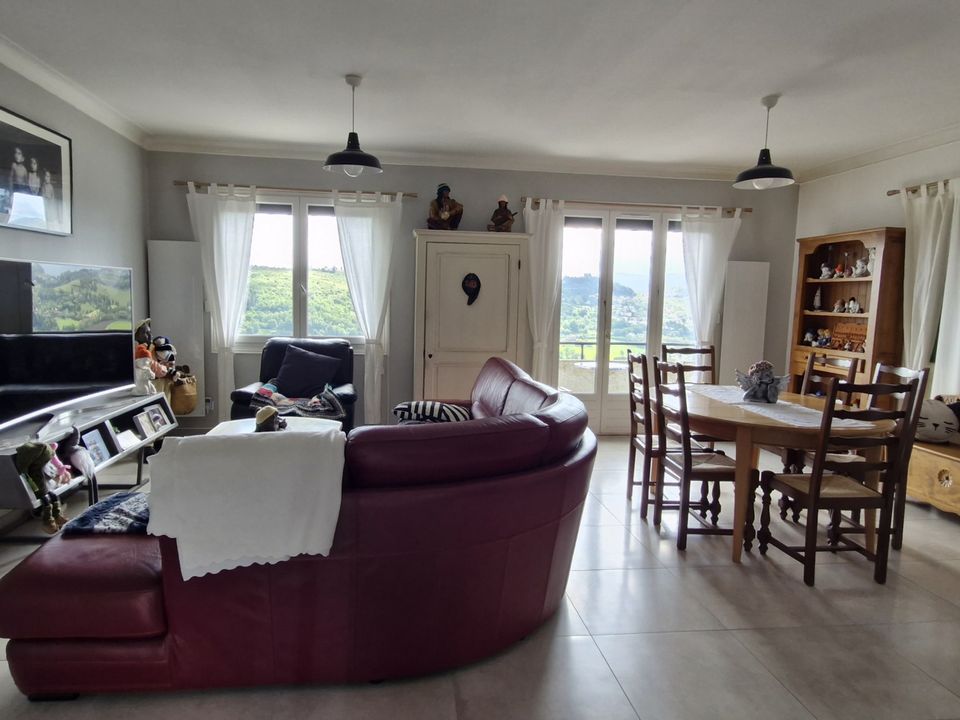 Landsbyhus i Saint-Genest-Lerpt, Loire - foto 4