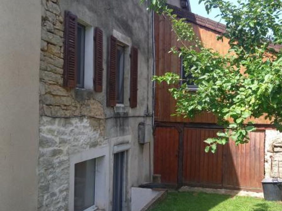 Landsbyhus i La Marre, Jura - foto 1