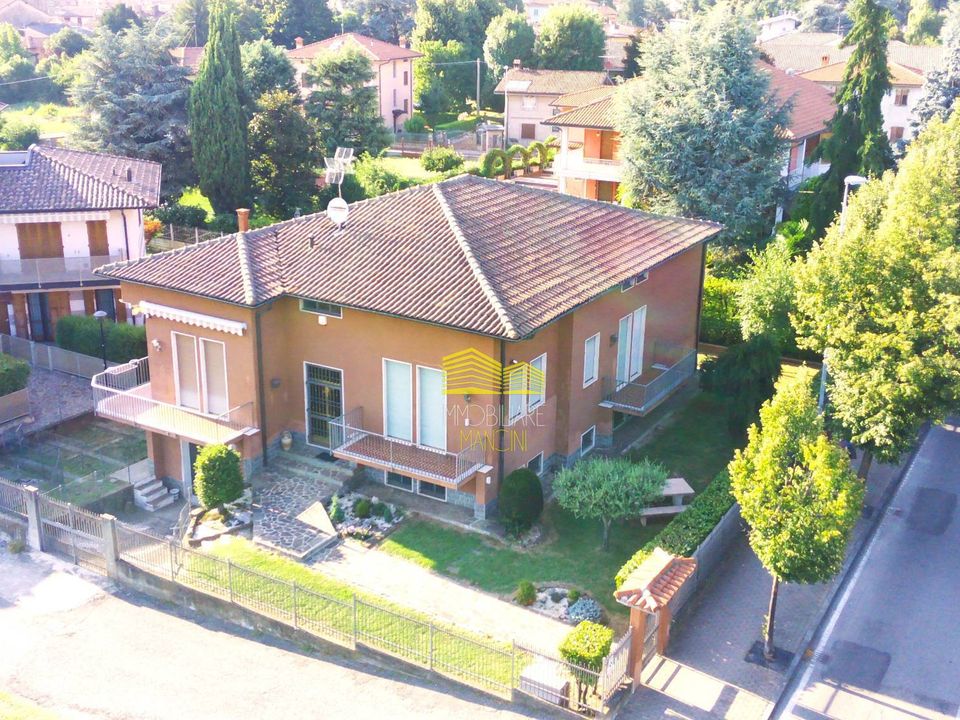 Villa i Capriate San Gervasio, Bergamo - foto 1