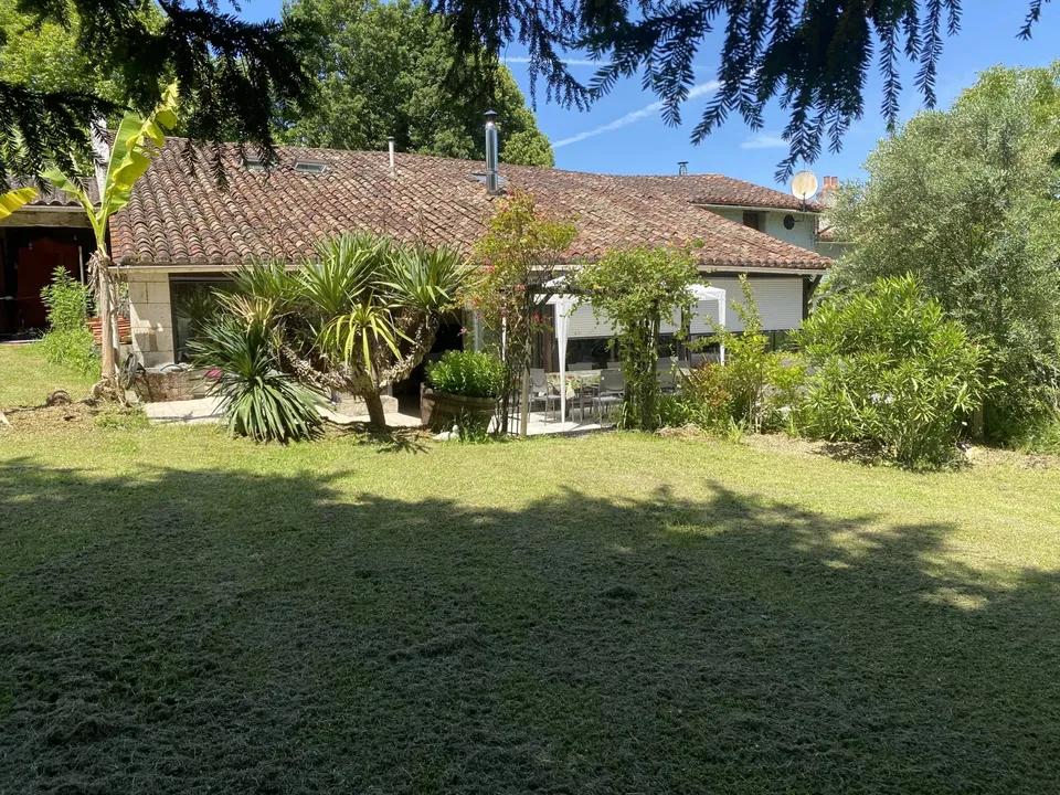 Villa en Chalais, Charente - foto 1