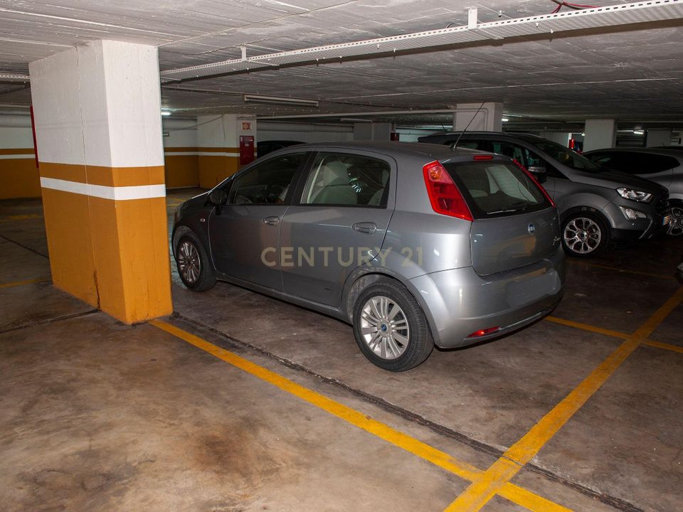 Parkeringsplads i Alges, Lisbon - foto 5