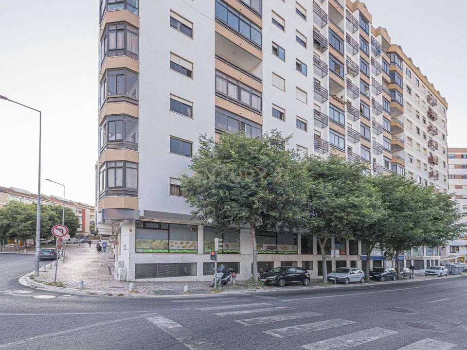 Erhvervsejendom i Cacem, Lisbon - foto 1