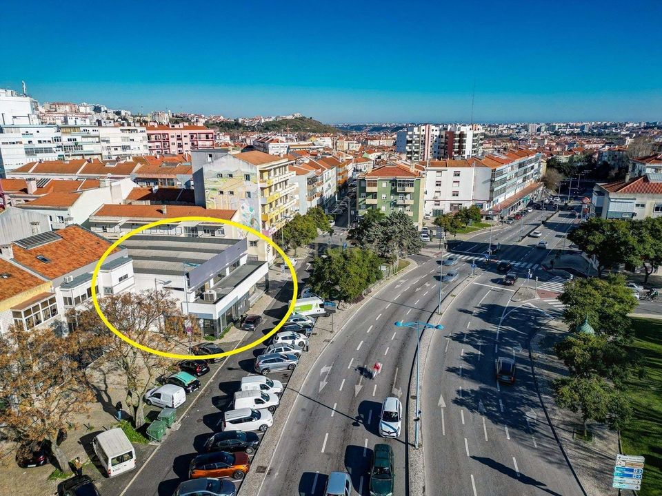 Erhvervsejendom i Amadora, Lisbon - foto 4