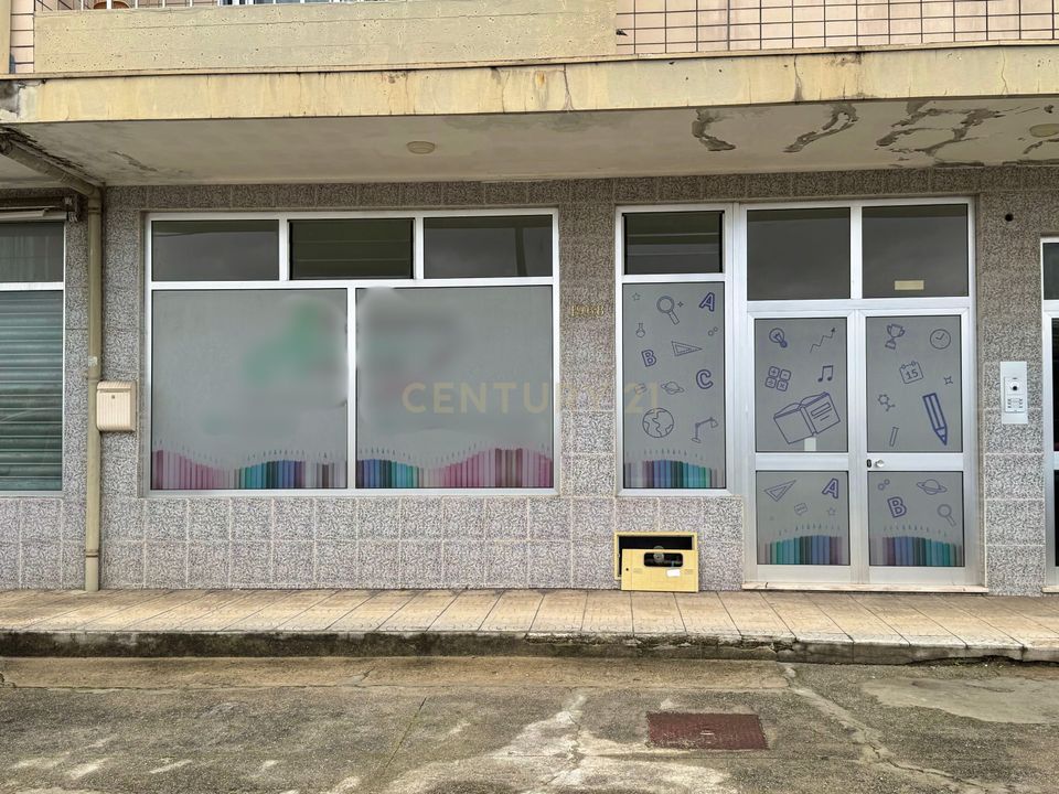 Erhvervsejendom i Trofa, Porto - foto 1
