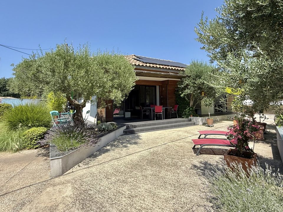 Villa i L'Isle-sur-la-Sorgue, Vaucluse - foto 1