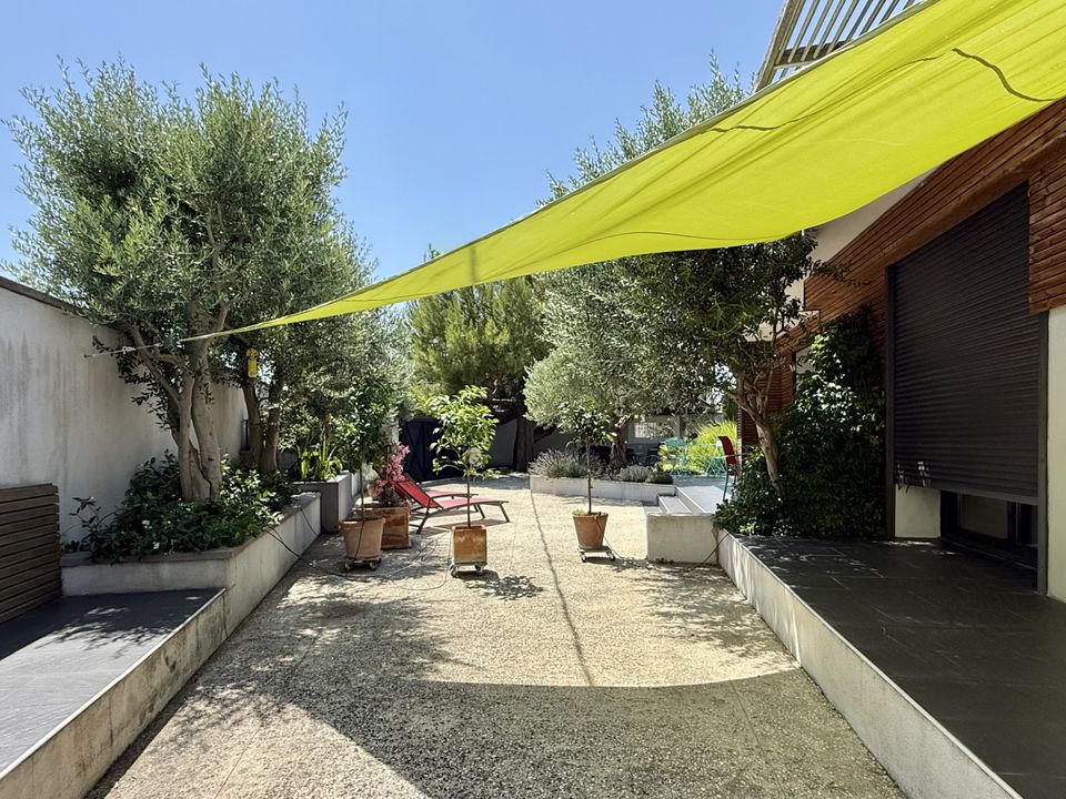 Villa i L'Isle-sur-la-Sorgue, Vaucluse - foto 4