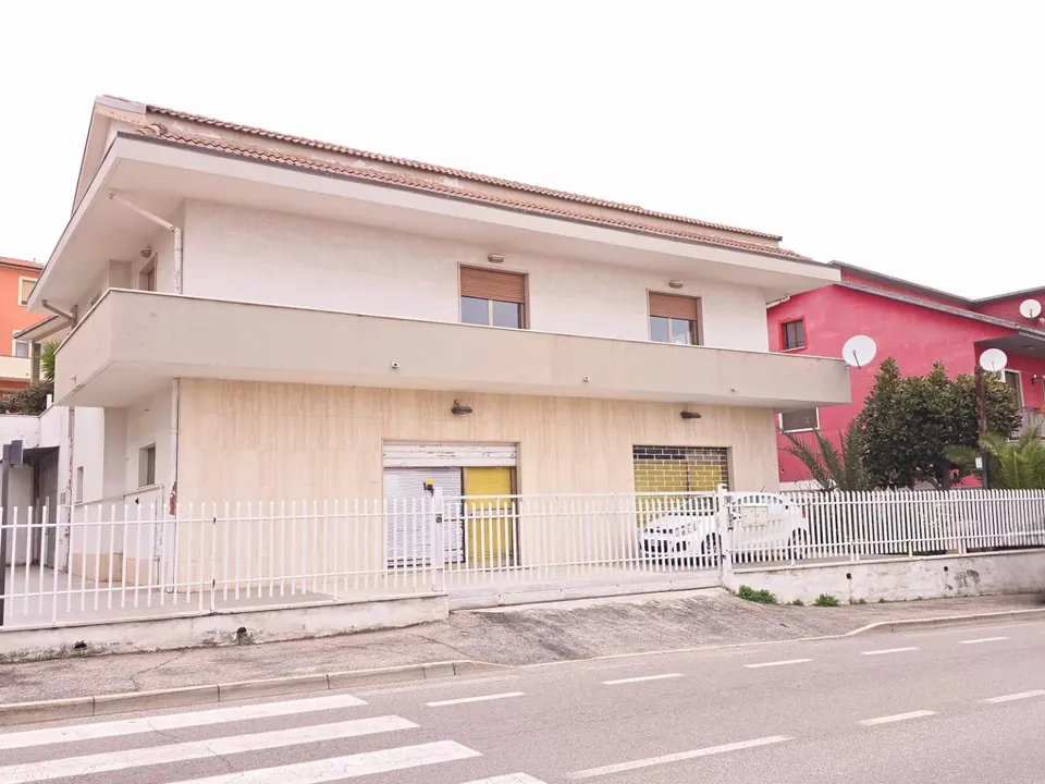 Villa i Spoltore, Pescara - foto 1