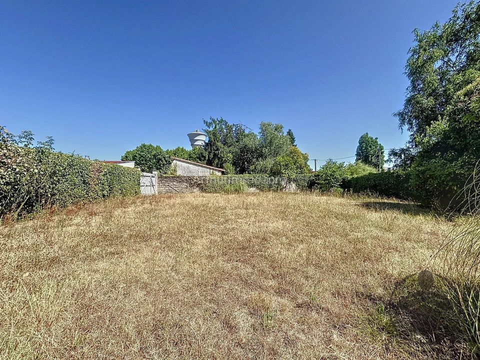 Helårsgrund i Coutras, Gironde - foto 1