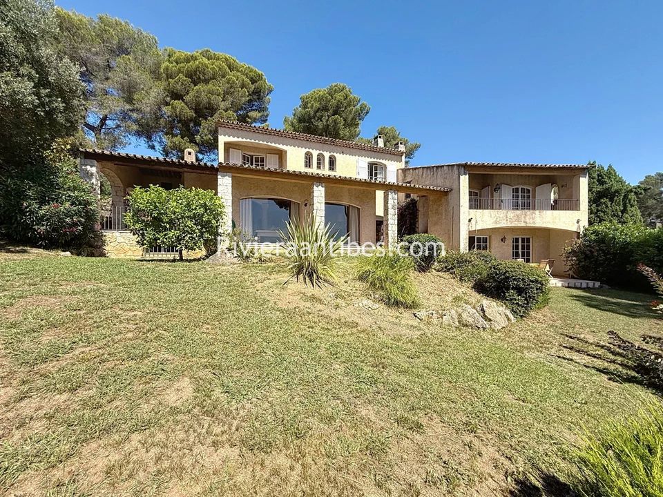 Landejendom i Antibes, Alpes-Maritimes - foto 1