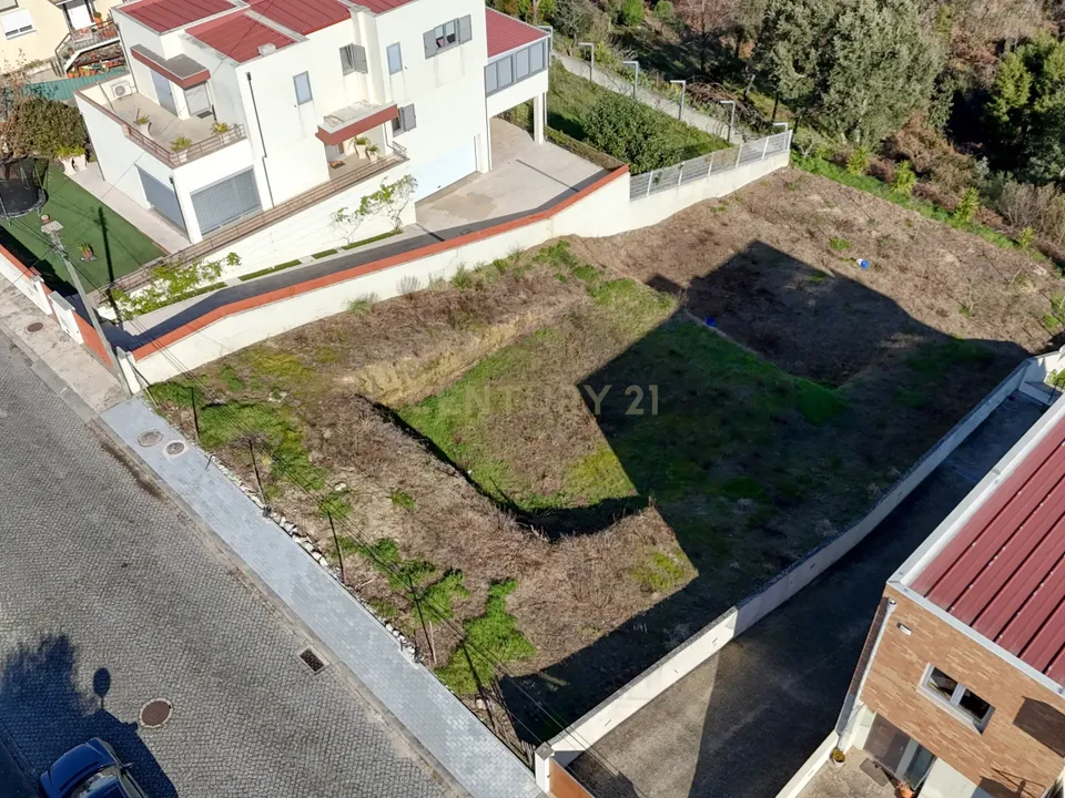 Helårsgrund i Santa Maria da Feira, Aveiro - foto 1