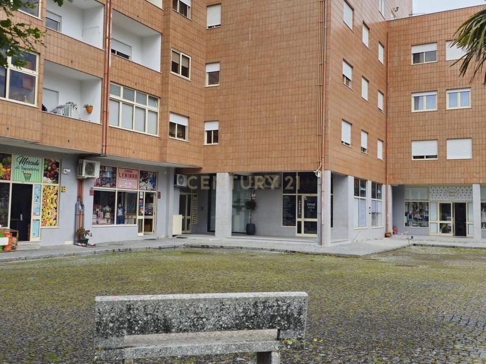 Erhvervsejendom i Marco de Canaveses, Porto - foto 2