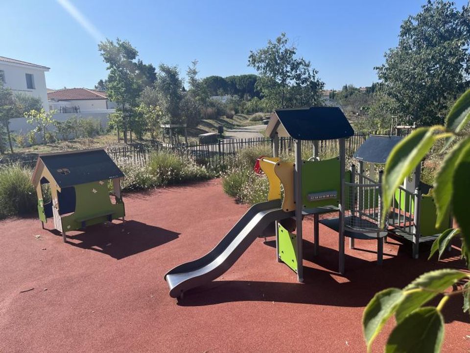 Helårsgrund i Beziers, Herault - foto 1