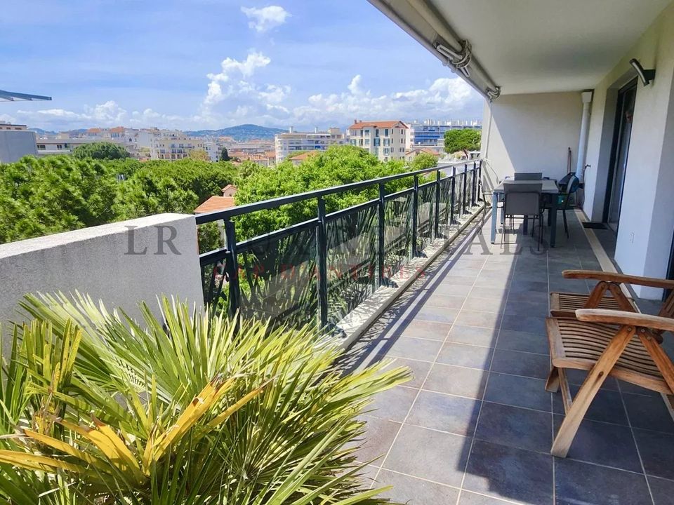 Lejlighed i Juan-les-Pins, Alpes-Maritimes - foto 1