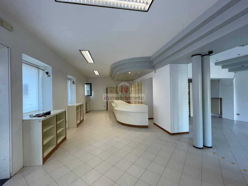L'establiment comercial a Orgiano, Vicenza - foto 4