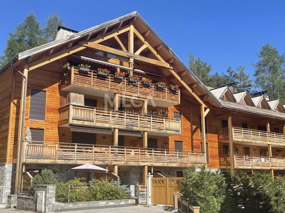 Leilighet i Saint-Étienne-de-Tinée, Alpes-Maritimes - bilde 1