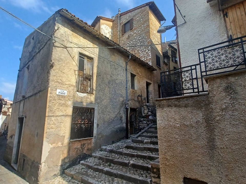 Erhvervsejendom i Maenza, Latina - foto 1