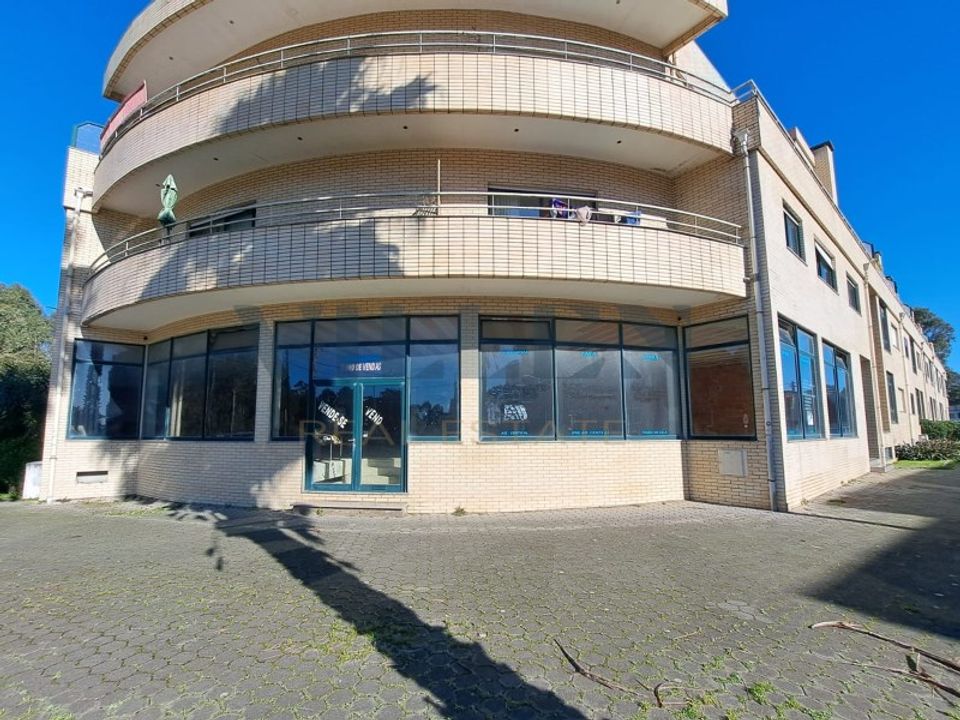 Erhvervsejendom i Madalena, Porto - foto 1