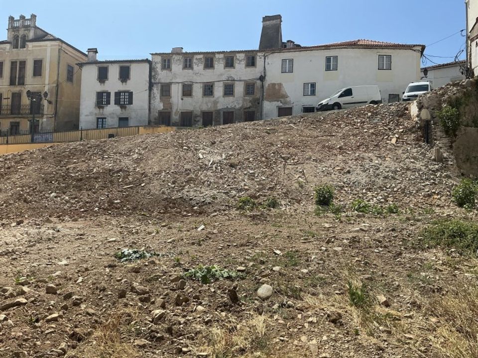 Helårsgrund i Miranda do Corvo, Coimbra - foto 1
