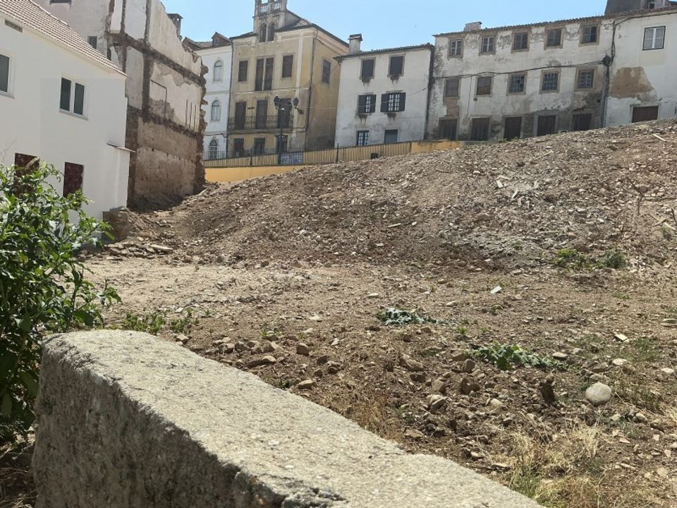 Helårsgrund i Miranda do Corvo, Coimbra - foto 2